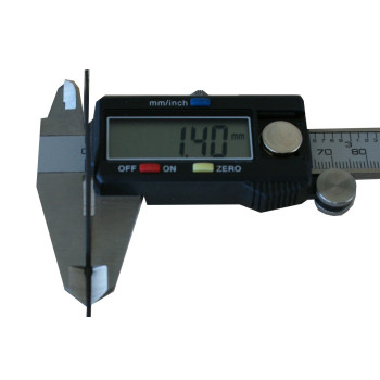 Pied à coulisse  en acier poli