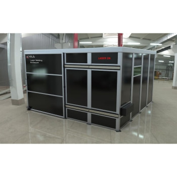 Cabine de soudage laser classe 4 - 4x4m avec porte coulissante